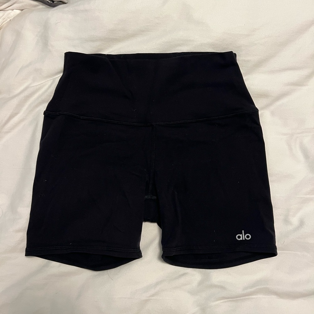 ALO Yoga Women's Black bike shorts